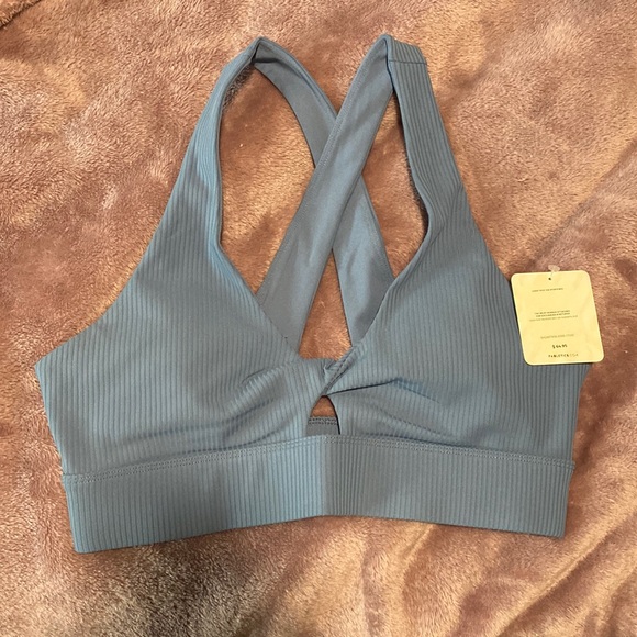 Twist front sports bra - Picture 1 of 3